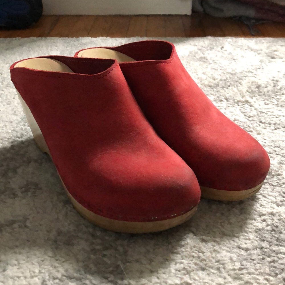 Sven No.6 red suede wedge clogs / 37
